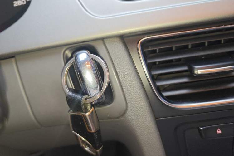 Used Audi A4L 2011 2.0 TFSI Technology Edition Vehicle Key