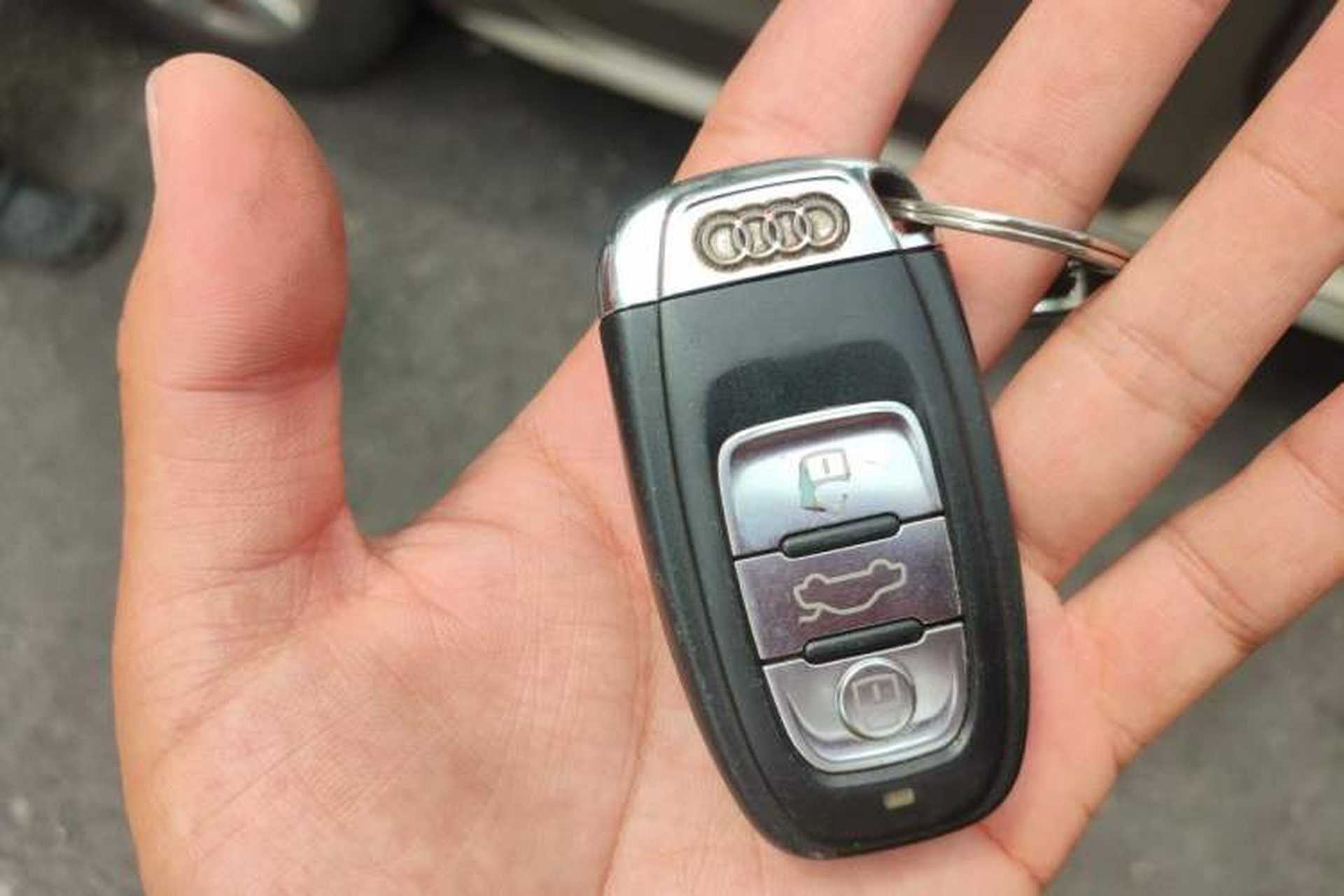 Used Audi A4L 2011 2.0 TFSI Standard Model Vehicle Key