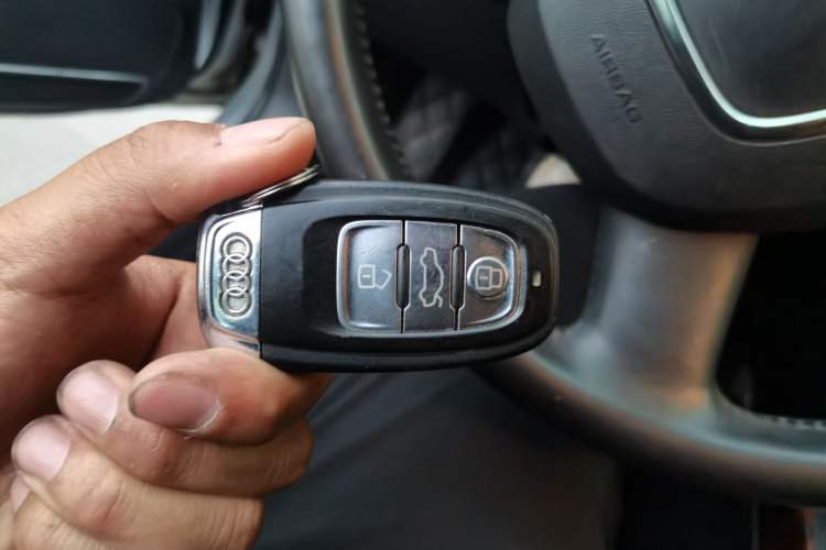 Used Audi A4L 2011 2.0 TFSI Comfort Model Vehicle Key