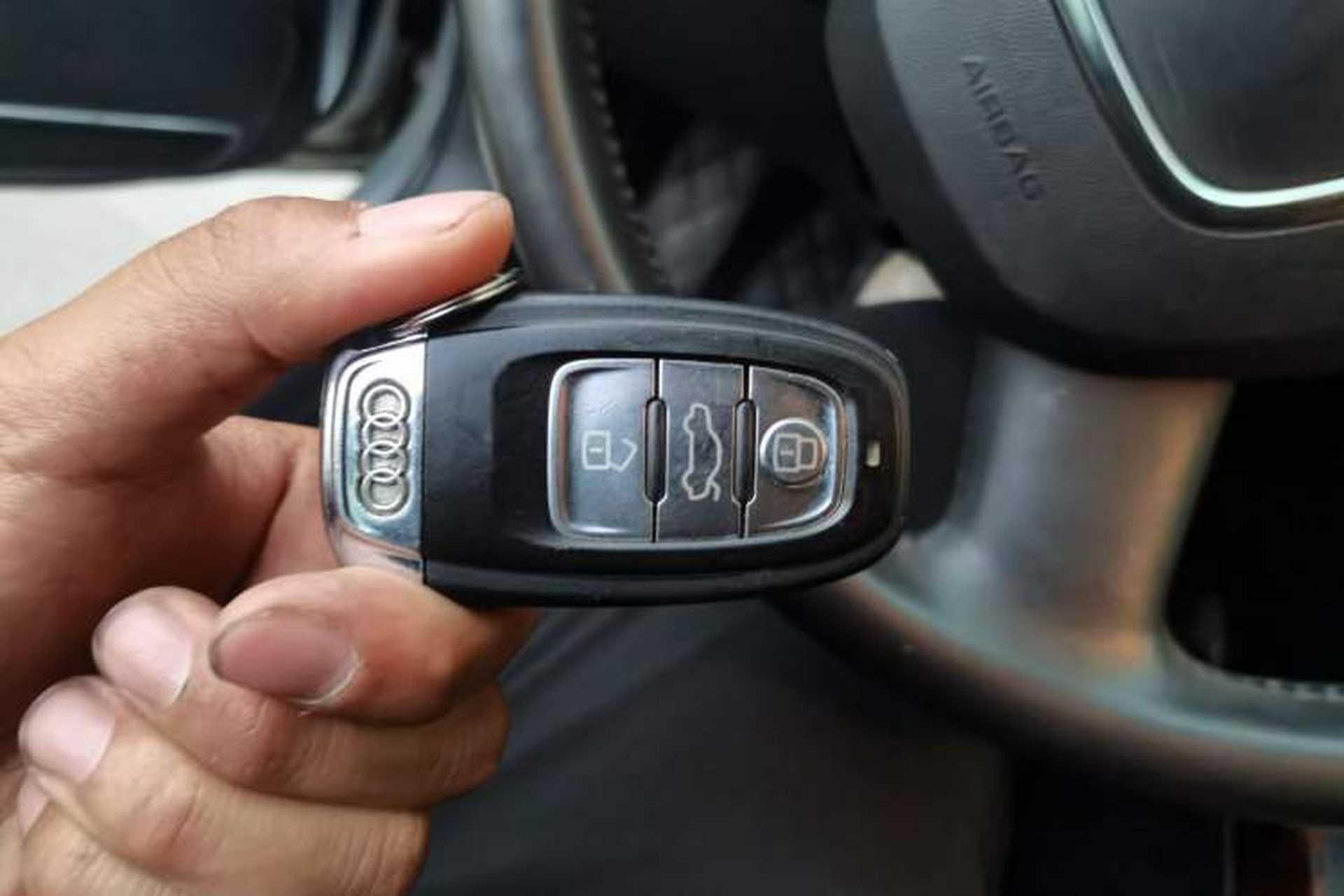 Used Audi A4L 2011 2.0 TFSI Comfort Model Vehicle Key