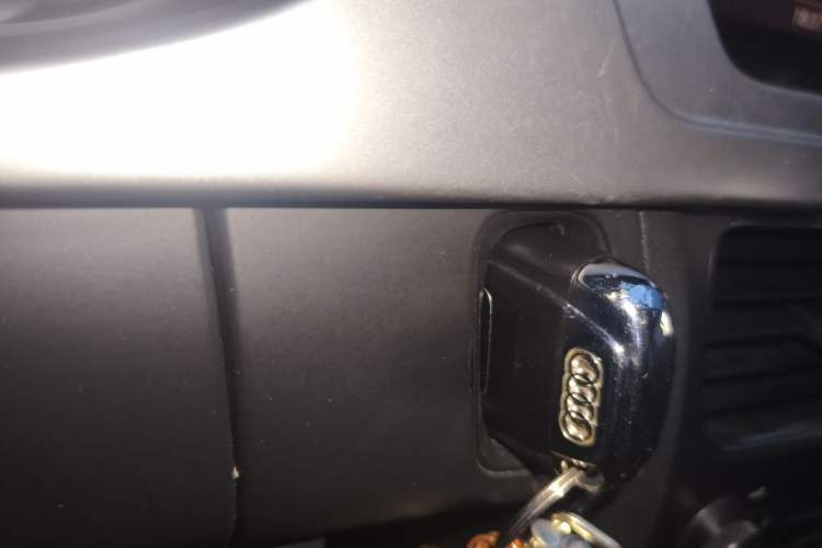 Used Audi A4L 2011 2.0 TFSI Standard Model Vehicle Key