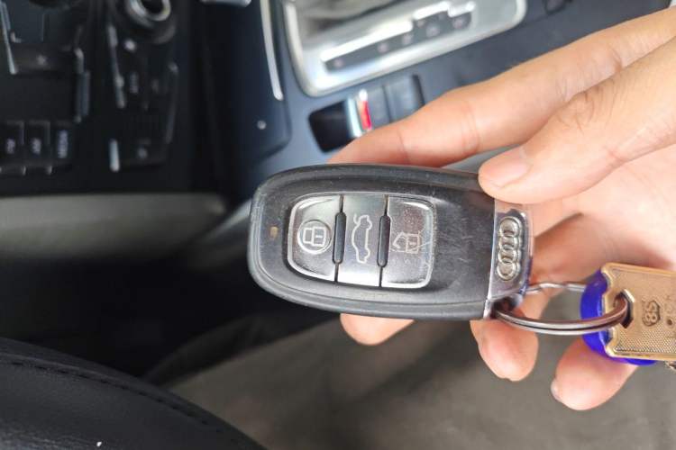 Used Audi A4L 2011 2.0 TFSI Standard Model Vehicle Key