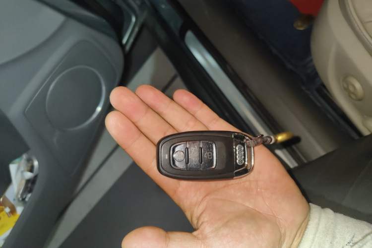 Used Audi A4L 2011 2.0 TFSI Luxury Model Vehicle Key