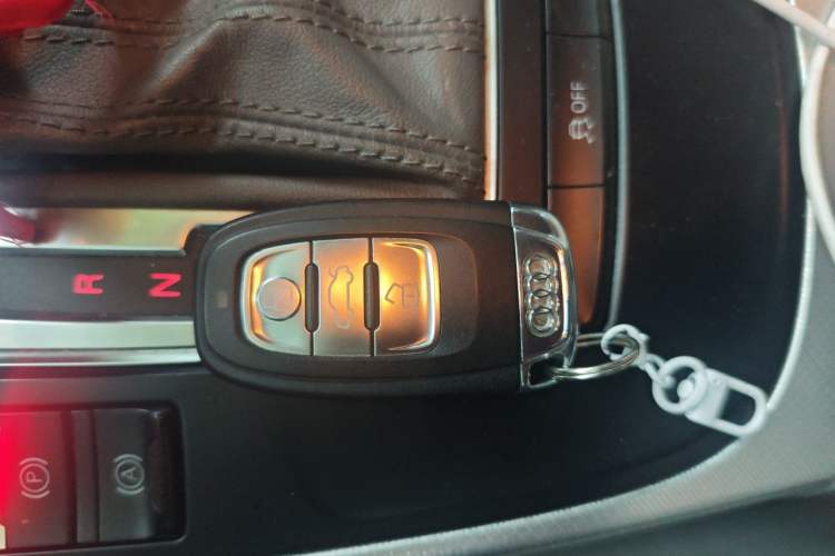 Used Audi A4L 2011 2.0 TFSI Standard Model Vehicle Key