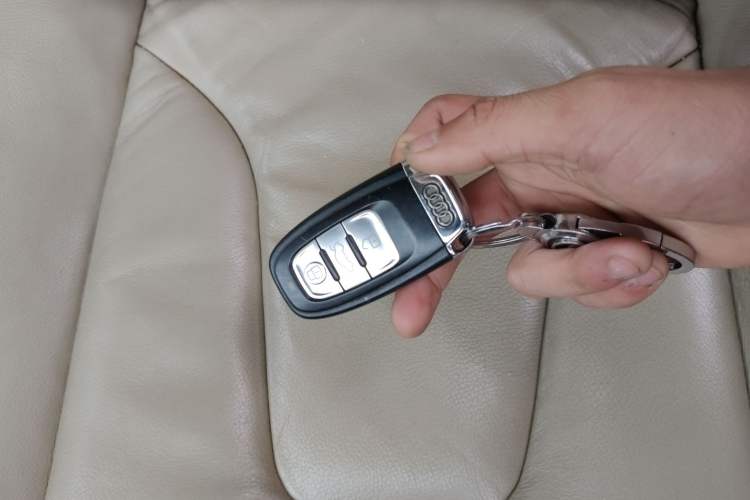 Used Audi A4L 2011 2.0 TFSI Comfort Model Vehicle Key
