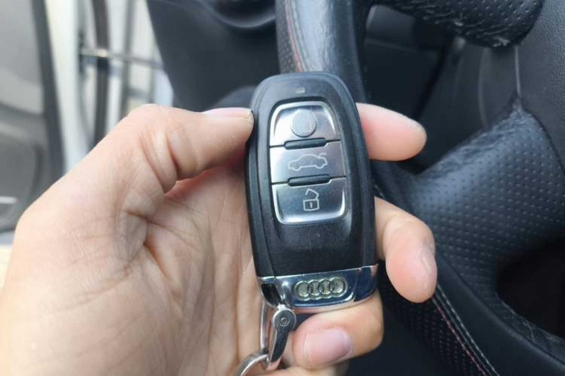 Used Audi A4L 2011 2.0 TFSI Comfort Model Vehicle Key