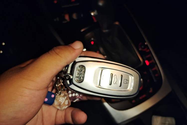 Used Audi A4L 2011 2.0 TFSI Sport Edition Vehicle Key