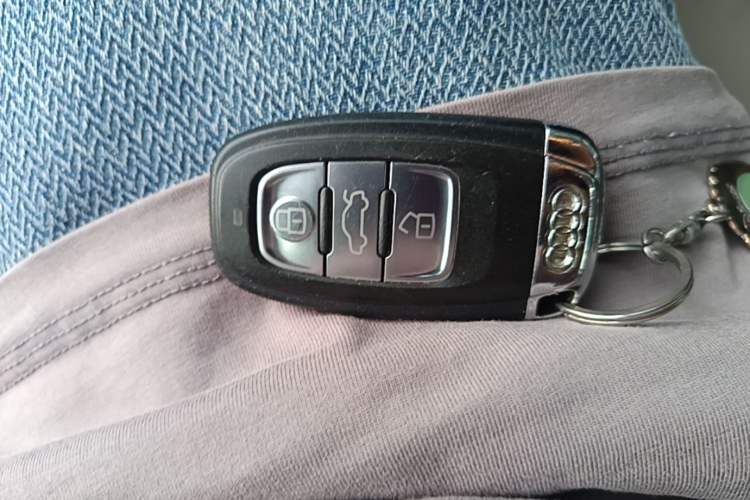 Used Audi A4L 2011 2.0 TFSI Technology Edition Vehicle Key