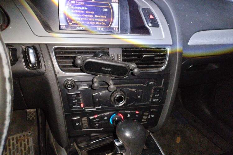 Used Audi A4L 2011 2.0 TFSI Standard Model Audio And AC Panel