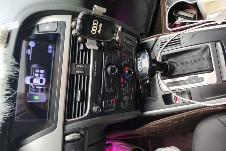 Used Audi A4L 2011 2.0 TFSI Standard Model Audio And AC Panel