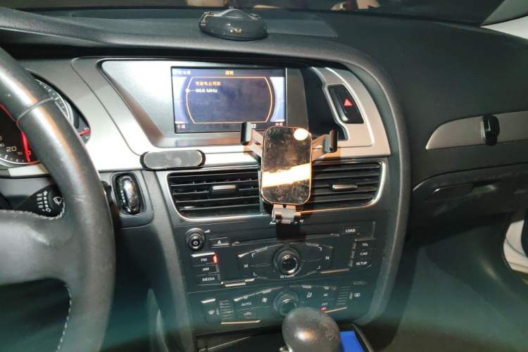 Used Audi A4L 2011 1.8 TFSI Comfort Model Audio And AC Panel