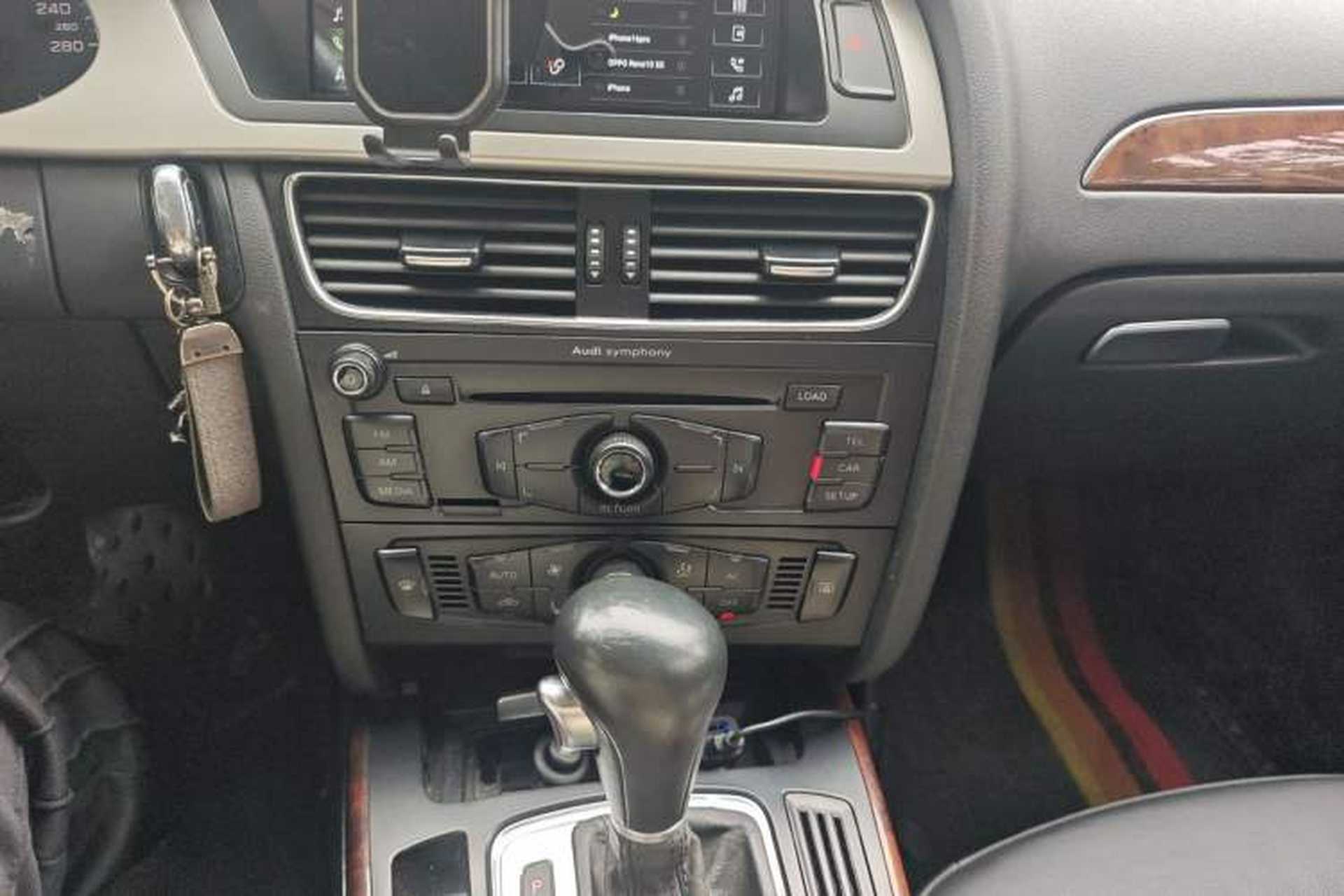 Used Audi A4L 2011 2.0 TFSI Comfort Model Audio And AC Panel