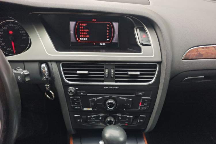 Used Audi A4L 2011 2.0 TFSI Standard Model Audio And AC Panel