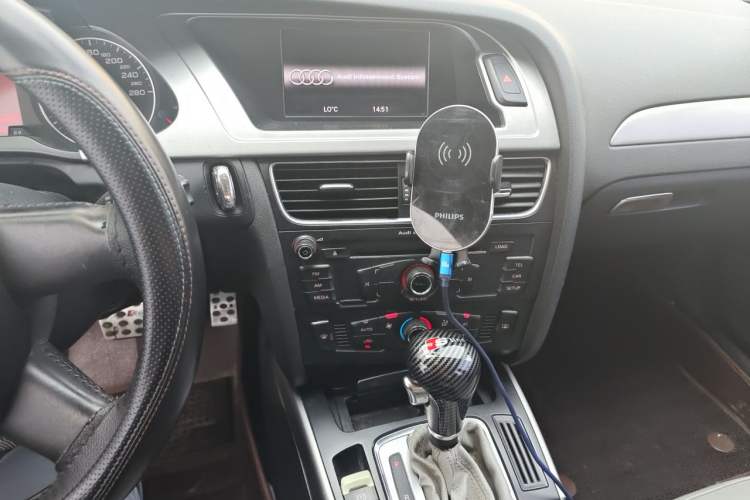 Used Audi A4L 2011 1.8 TFSI Comfort Model Audio And AC Panel