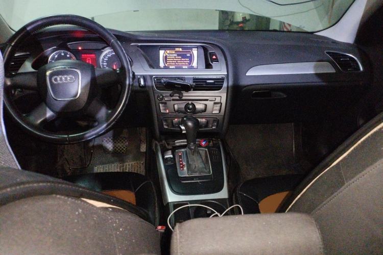 Used Audi A4L 2011 2.0 TFSI Standard Model Center Console