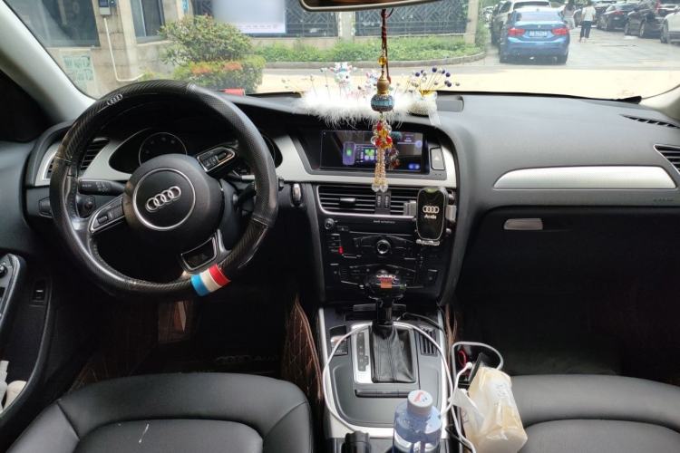 Used Audi A4L 2011 2.0 TFSI Standard Model Center Console
