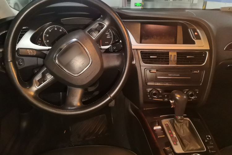 Used Audi A4L 2011 2.0 TFSI Technology Edition Center Console