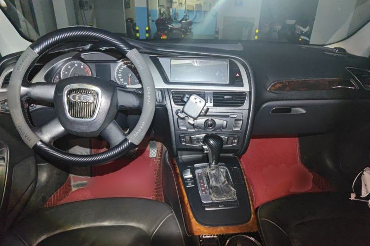 Used Audi A4L 2011 2.0 TFSI Comfort Model Center Console