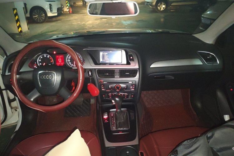 Used Audi A4L 2011 1.8 TFSI Comfort Model Center Console