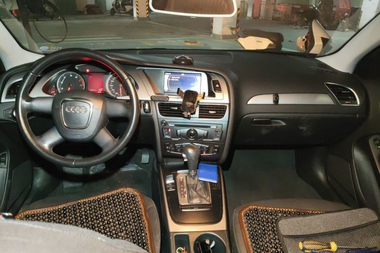 Used Audi A4L 2011 1.8 TFSI Comfort Model Center Console