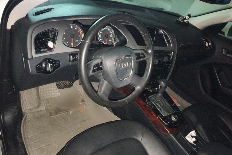 Used Audi A4L 2011 2.0 TFSI Technology Edition Center Console