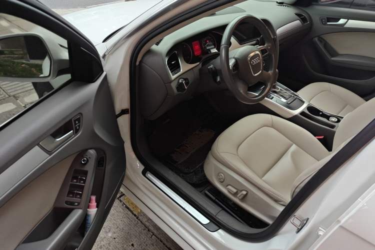Used Audi A4L 2011 2.0 TFSI Standard Model Driver Seat