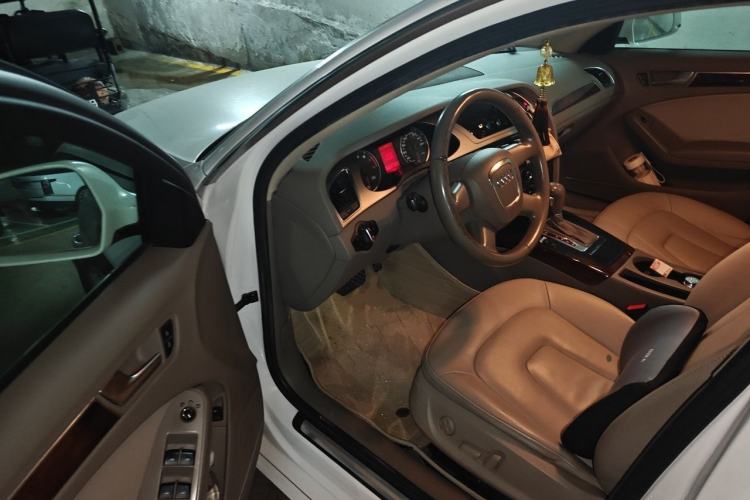 Used Audi A4L 2011 2.0 TFSI Comfort Model Driver Seat