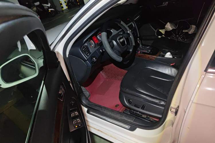 Used Audi A4L 2011 2.0 TFSI Comfort Model Driver Seat