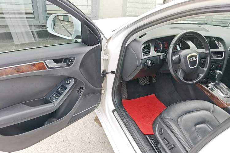 Used Audi A4L 2011 2.0 TFSI Comfort Model Driver Seat
