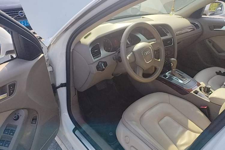 Used Audi A4L 2011 2.0 TFSI Comfort Model Driver Seat