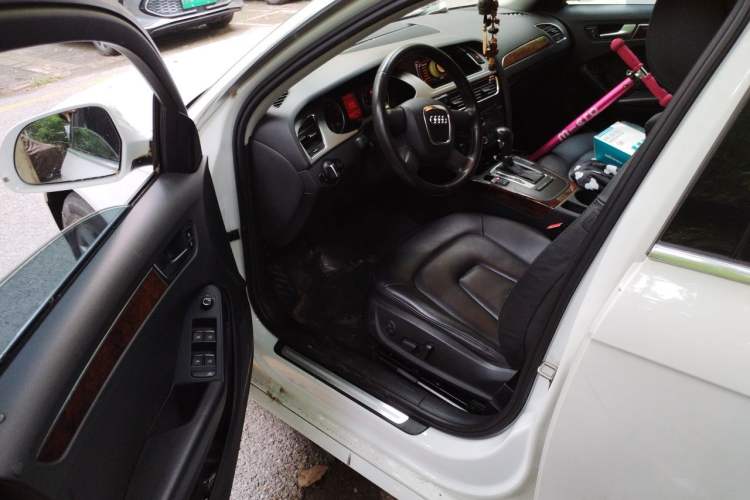 Used Audi A4L 2011 2.0 TFSI Comfort Model Driver Seat