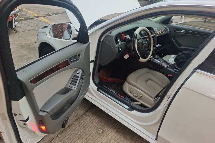 Used Audi A4L 2011 2.0 TFSI Comfort Model Driver Seat