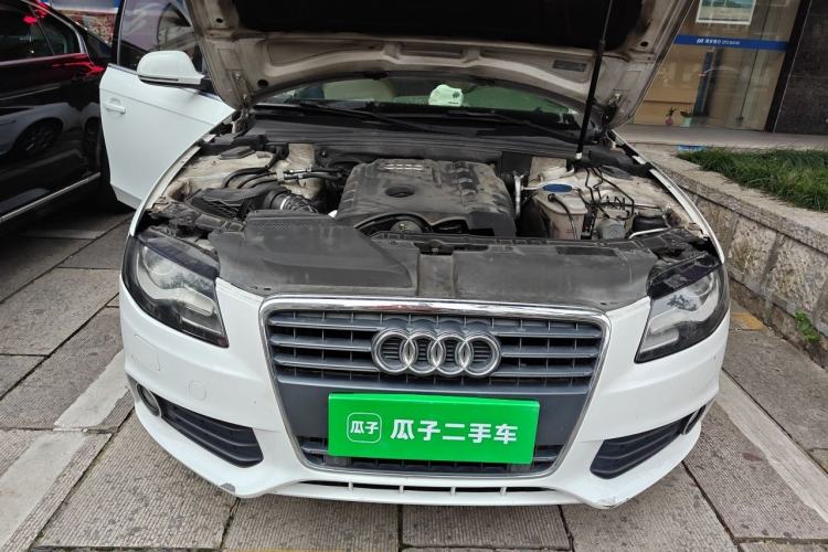 Used Audi A4L 2011 2.0 TFSI Standard Model Engine Bay