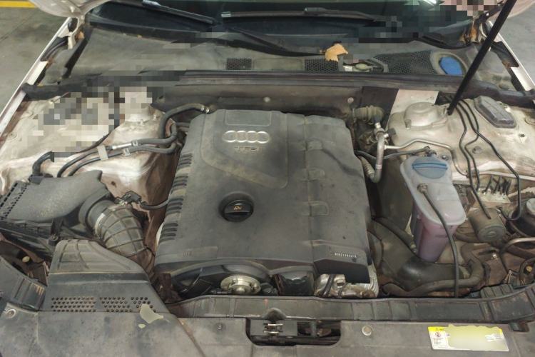 Used Audi A4L 2011 2.0 TFSI Comfort Model Engine Bay