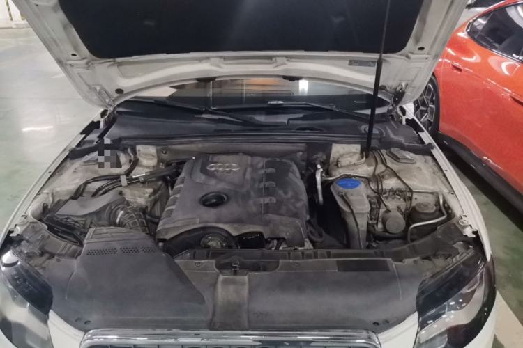 Used Audi A4L 2011 2.0 TFSI Technology Edition Engine Bay