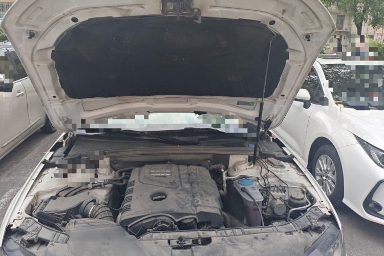 Used Audi A4L 2011 2.0 TFSI Standard Model Engine Bay
