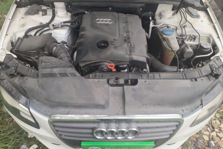 Used Audi A4L 2011 2.0 TFSI Standard Model Engine Bay