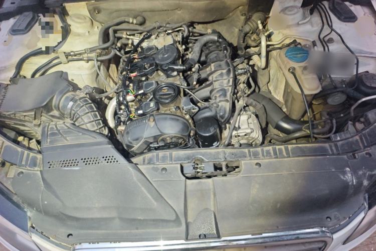 Used Audi A4L 2011 2.0 TFSI Comfort Model Engine Bay