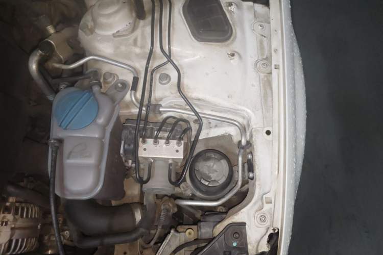 Used Audi A4L 2011 2.0 TFSI Technology Edition Engine Bay Left
