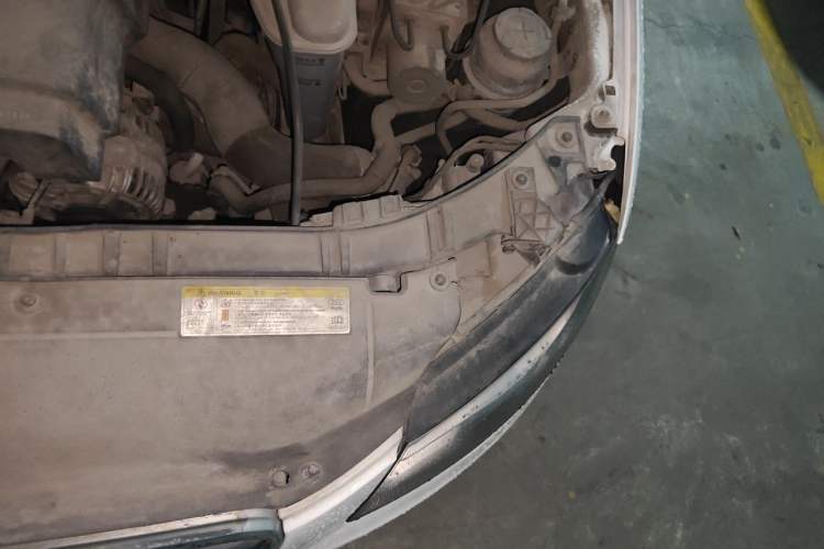 Used Audi A4L 2011 2.0 TFSI Comfort Model Engine Bay Left