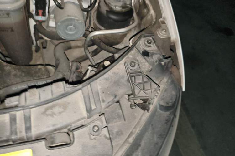 Used Audi A4L 2011 2.0 TFSI Technology Edition Engine Bay Left