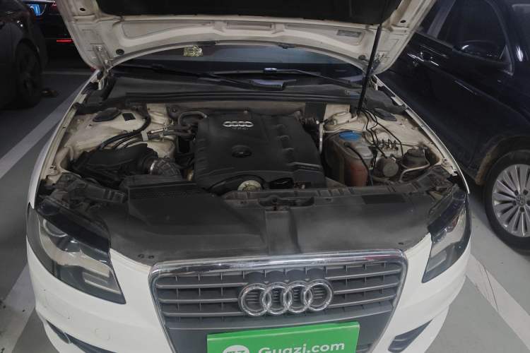 Used Audi A4L 2011 2.0 TFSI Comfort Model Engine Bay