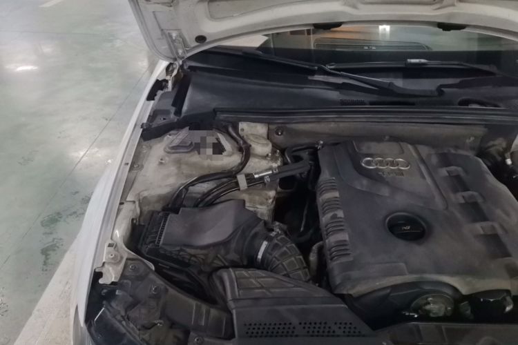 Used Audi A4L 2011 2.0 TFSI Technology Edition Engine Bay Right