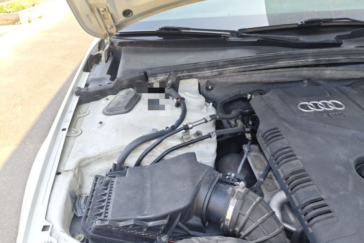Used Audi A4L 2011 1.8 TFSI Comfort Model Engine Bay Right