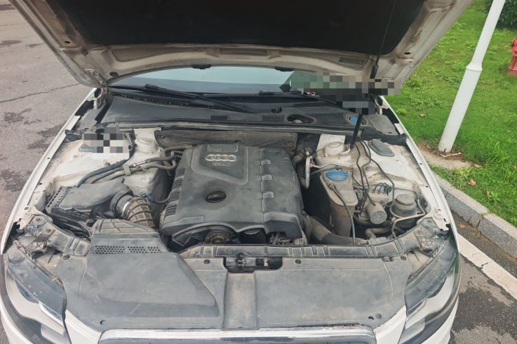 Used Audi A4L 2011 2.0 TFSI Comfort Model Engine Bay