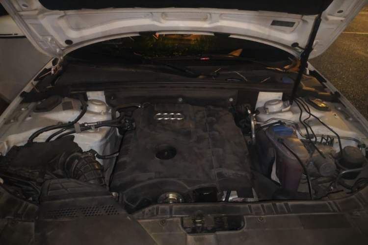 Used Audi A4L 2011 2.0 TFSI Comfort Model Engine Bay