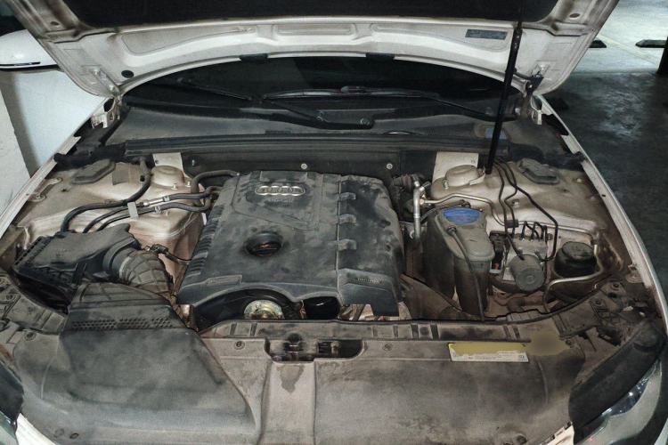Used Audi A4L 2011 2.0 TFSI Technology Edition Engine Bay