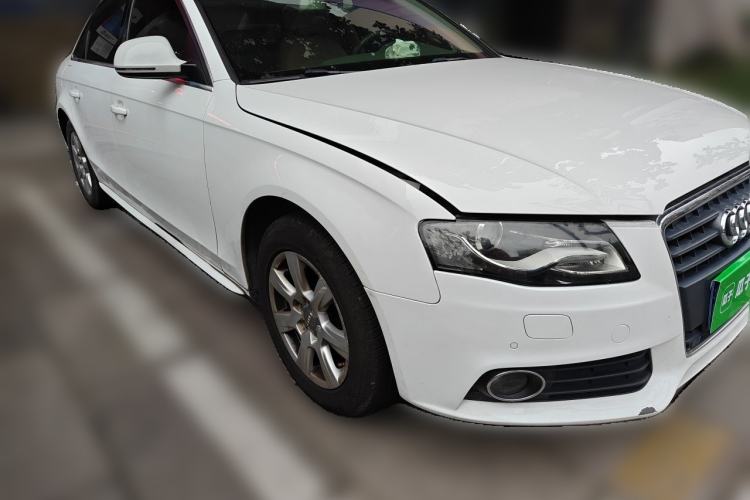 Used Audi A4L 2011 2.0 TFSI Standard Model Front Right 45 Deg