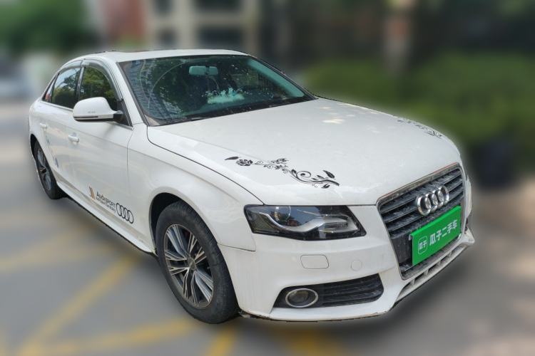 Used Audi A4L 2011 2.0 TFSI Standard Model Front Right 45 Deg