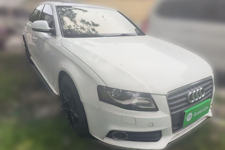Used Audi A4L 2011 2.0 TFSI Standard Model Front Right 45 Deg